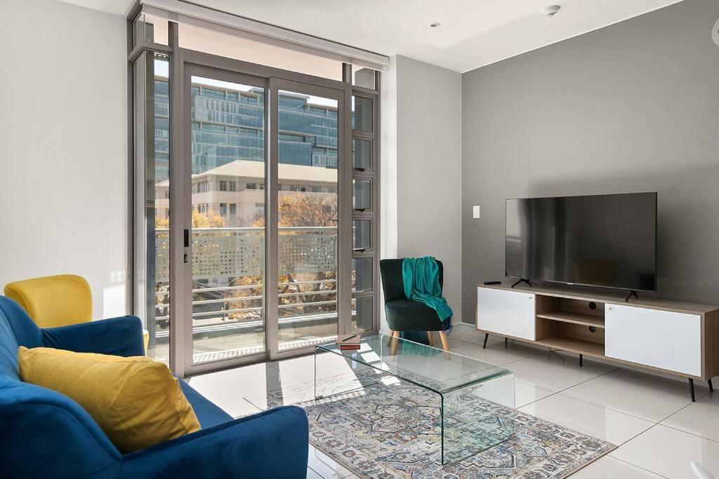 The Median Rosebank Luxury Apartment - Building With Generator Johannesburg Exterior photo