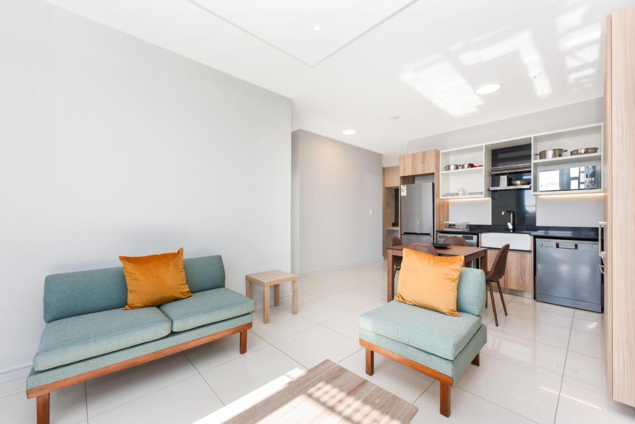 The Median Rosebank Luxury Apartment - Building With Generator Johannesburg Exterior photo