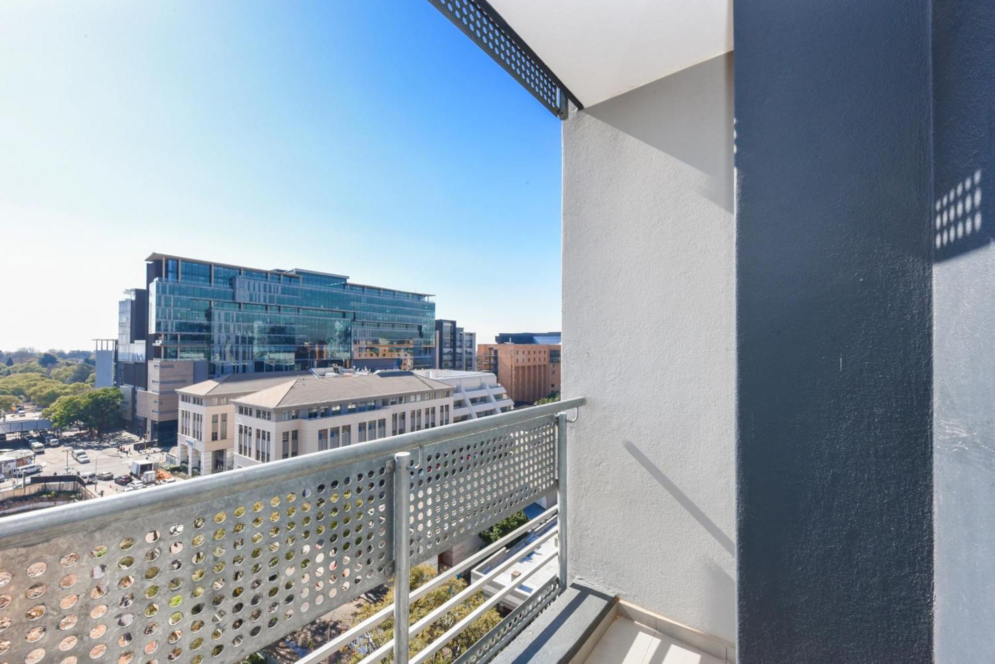The Median Rosebank Luxury Apartment - Building With Generator Johannesburg Exterior photo